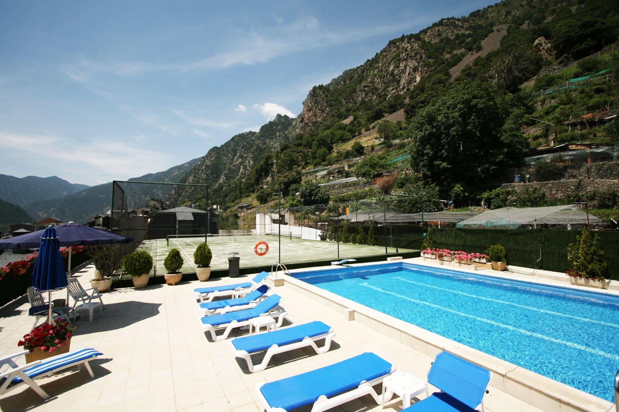 Hotel Pyrenees Andorra la Vella Exterior foto